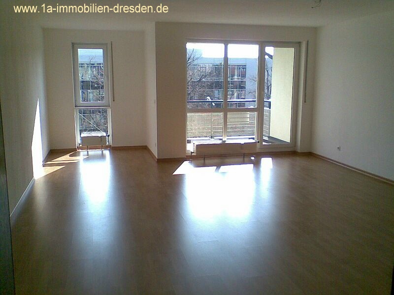 MW/2291, 2 - Raumwohnung mit Balkon in Dresden-Gruna